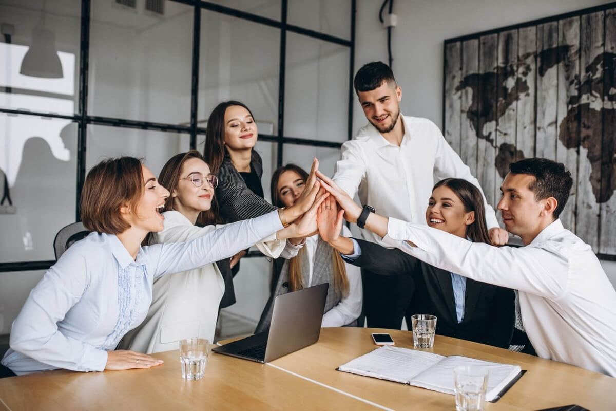 Boosting Employee Engagement in 2024: 10 Drivers You Need to Know